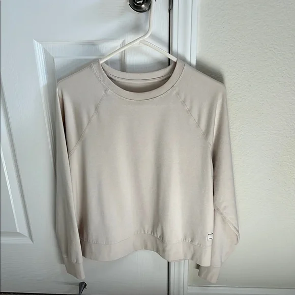 Vuori Long Sleeve Halo Crew in Cream - Picture 1 of 3